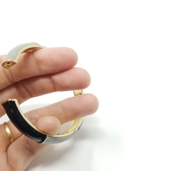 Vintage Black and Gray Enamel Hinged Bangle Bracelet, Gold Tone, Estate - Picture 2 of 5